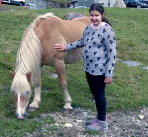 Eva, trpící P-W syndromem s koněm